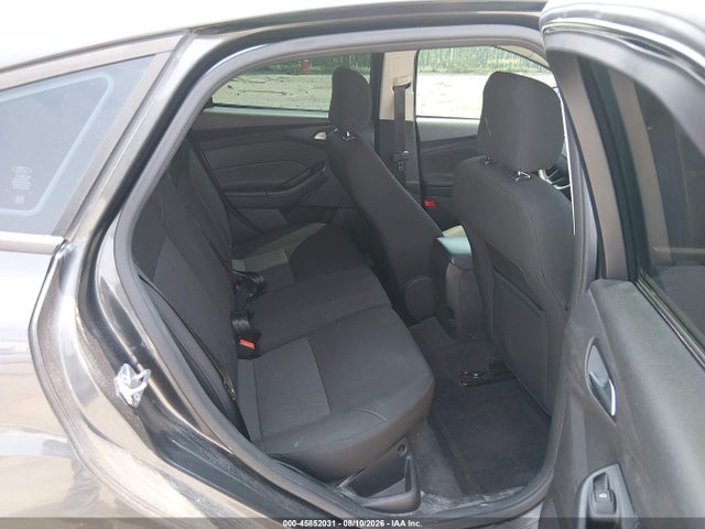 1FADP3K29GL379446 Ford FOCUS SE