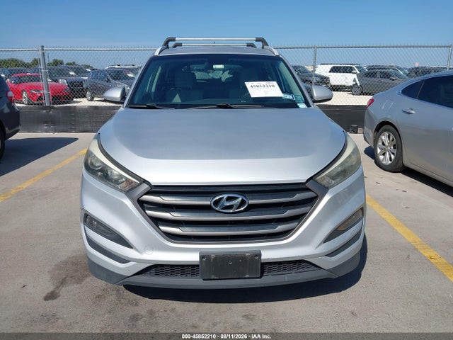 Продажа на аукционе авто 2016 Hyundai Tucson Se, vin: KM8J33A44GU076799, номер лота: 45852210