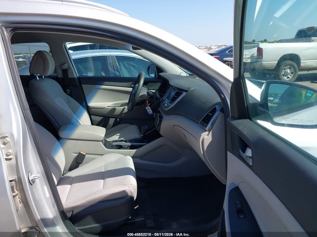 Продажа на аукционе авто 2016 Hyundai Tucson Se, vin: KM8J33A44GU076799, номер лота: 45852210