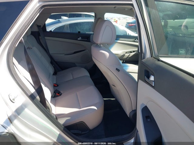 Продажа на аукционе авто 2016 Hyundai Tucson Se, vin: KM8J33A44GU076799, номер лота: 45852210