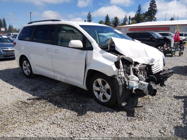 Toyota Sienna Le 8 Passenger 2015 5TDKK3DC3FS610490 головне зображення