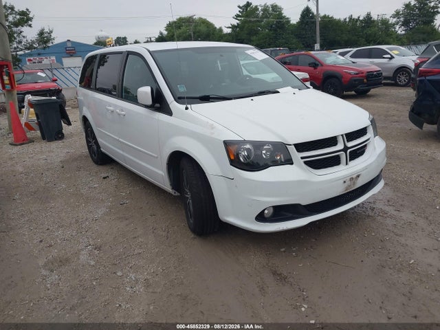 Auction sale of the 2016 Dodge Grand Caravan R/t, vin: 2C4RDGEG1GR201979, lot number: 45852329