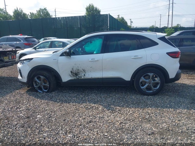 45852565 :رقم المزاد ، 1FMCU9NAXSUA60530 vin ، 2025 Ford Escape St-line Select مزاد بيع
