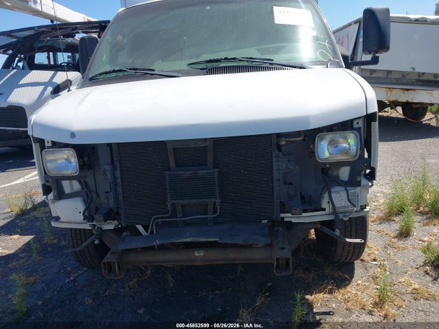 Продажа на аукционе авто 2004 Gmc Savana Cutaway Standard, vin: 1GDGG31V241901033, номер лота: 45852599