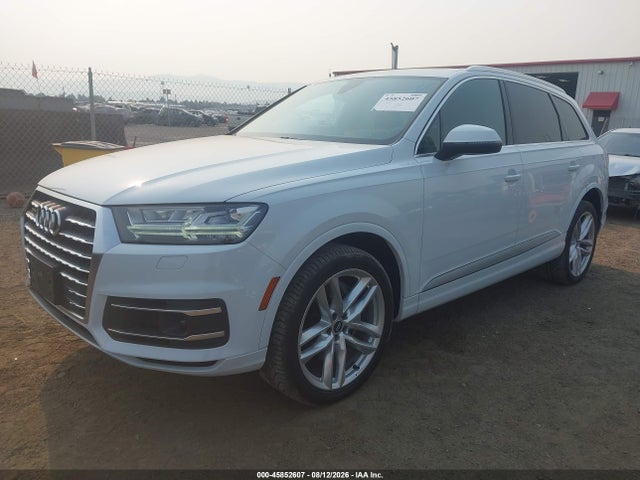 Audi Q7 3.0t Premium 2018 WA1VAAF72JD042526 Image 2