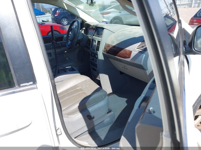 Продажа на аукционе авто 2010 Chrysler Town & Country Touring, vin: 2A4RR5DXXAR329789, номер лота: 45852634