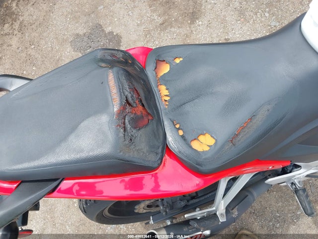 45852641 :رقم المزاد ، MLHPC4568F5200806 vin ، 2015 Honda Cb500 F مزاد بيع