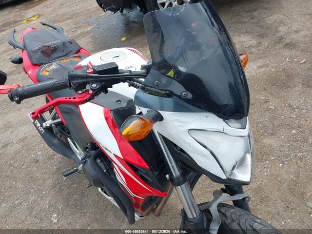 45852641 :رقم المزاد ، MLHPC4568F5200806 vin ، 2015 Honda Cb500 F مزاد بيع
