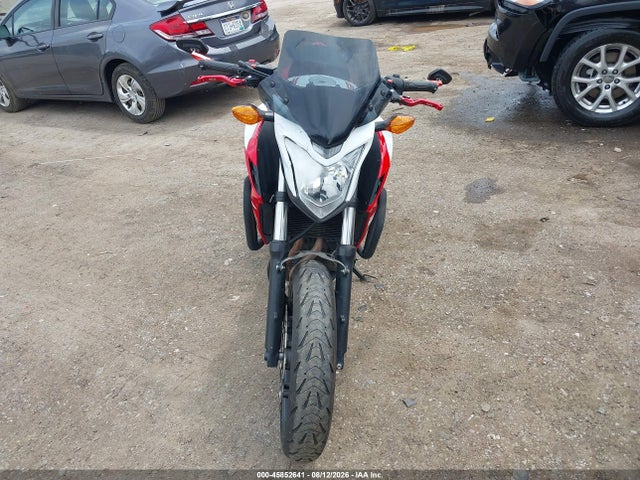 45852641 :رقم المزاد ، MLHPC4568F5200806 vin ، 2015 Honda Cb500 F مزاد بيع