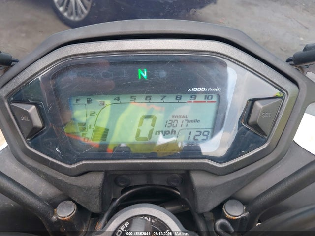 45852641 :رقم المزاد ، MLHPC4568F5200806 vin ، 2015 Honda Cb500 F مزاد بيع
