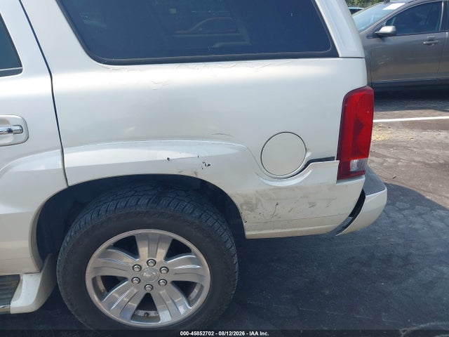 2004 Cadillac Escalade Standard მანქანა იყიდება აუქციონზე, vin: 1GYEK63N74R198744, აუქციონის ნომერი: 45852702