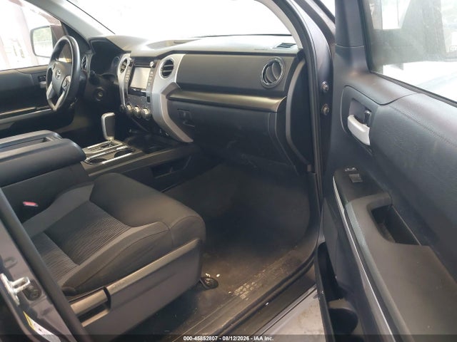 5TFUY5F19EX357621 Toyota Tundra Sr5 5.7l V8