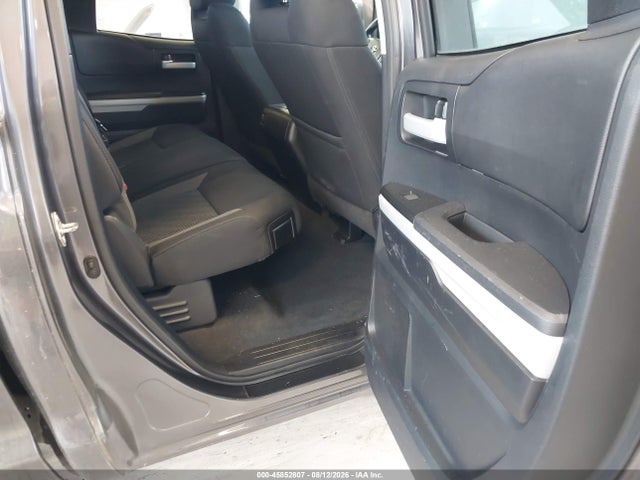 5TFUY5F19EX357621 Toyota Tundra Sr5 5.7l V8