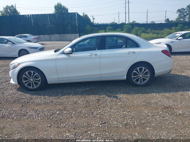 2017 Mercedes-benz C 300 4matic მანქანა იყიდება აუქციონზე, vin: WDDWF4KB2HR235883, აუქციონის ნომერი: 45852830