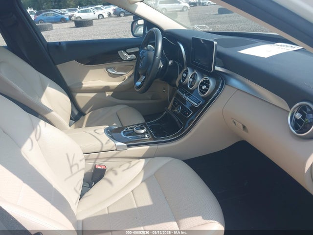2017 Mercedes-benz C 300 4matic მანქანა იყიდება აუქციონზე, vin: WDDWF4KB2HR235883, აუქციონის ნომერი: 45852830