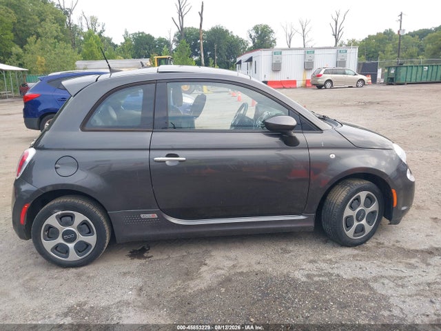 Fiat 500E BATTERY ELECTRIC 2016 3C3CFFGE2GT143033 Image 13