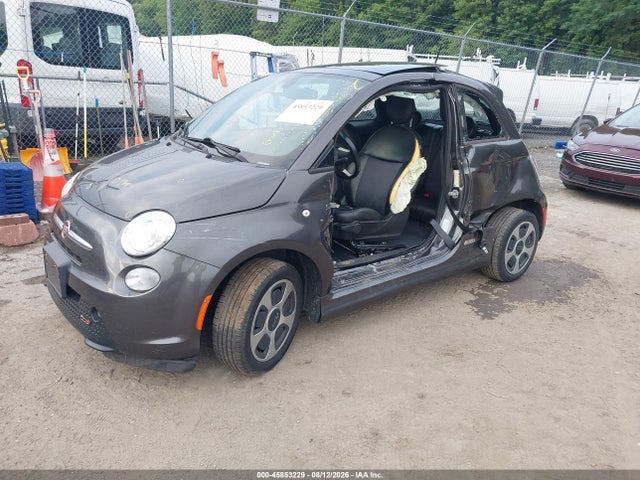 Fiat 500E BATTERY ELECTRIC 2016 3C3CFFGE2GT143033 Image 2