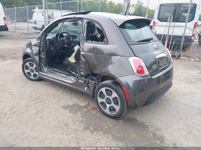 Fiat 500E BATTERY ELECTRIC 2016 3C3CFFGE2GT143033 Image 3