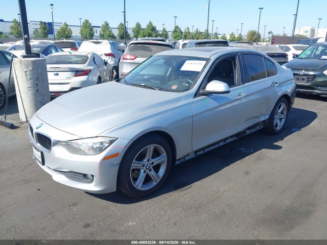 BMW 320i 2015 WBA3B1C58FK141543 Image 2
