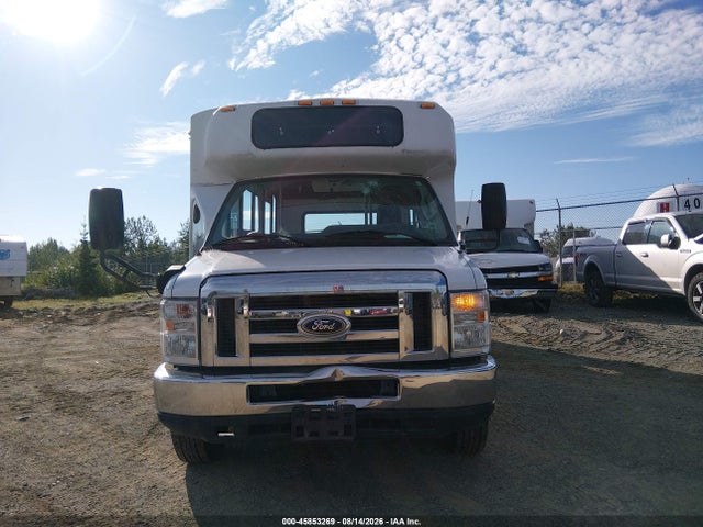 Ford E-450 Cutaway 2015 1FDFE4FS9FDA02919 Image 12