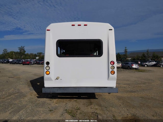 Ford E-450 Cutaway 2015 1FDFE4FS9FDA02919 Image 15
