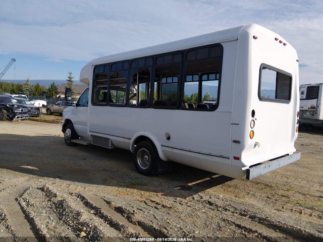 Ford E-450 Cutaway 2015 1FDFE4FS9FDA02919 Image 3