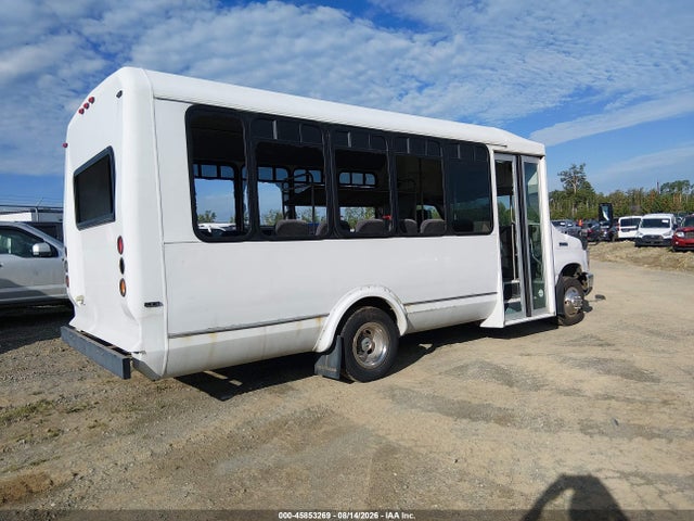 Ford E-450 Cutaway 2015 1FDFE4FS9FDA02919 Image 4