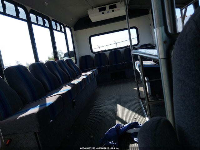 Ford E-450 Cutaway 2015 1FDFE4FS9FDA02919 Image 7