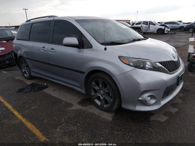 2011 Toyota Sienna Se მანქანა იყიდება აუქციონზე, vin: 5TDXK3DC3BS105792, აუქციონის ნომერი: 45853515