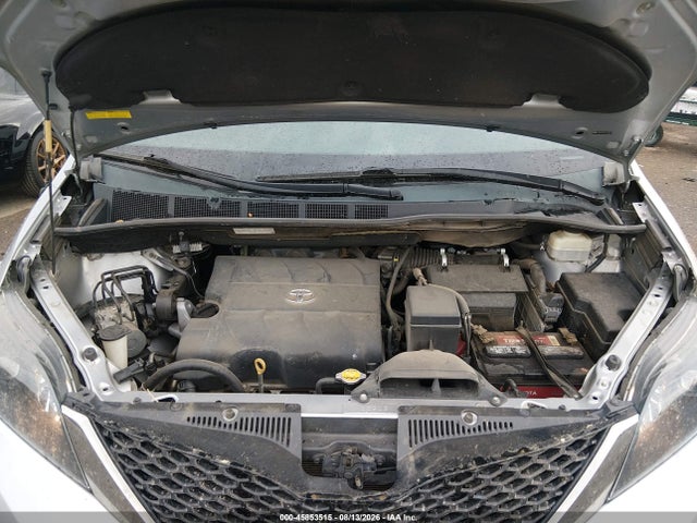 2011 Toyota Sienna Se მანქანა იყიდება აუქციონზე, vin: 5TDXK3DC3BS105792, აუქციონის ნომერი: 45853515