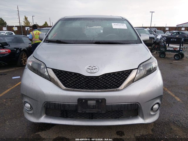 2011 Toyota Sienna Se მანქანა იყიდება აუქციონზე, vin: 5TDXK3DC3BS105792, აუქციონის ნომერი: 45853515