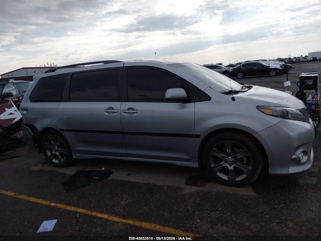 2011 Toyota Sienna Se მანქანა იყიდება აუქციონზე, vin: 5TDXK3DC3BS105792, აუქციონის ნომერი: 45853515