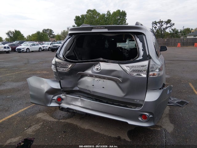 2011 Toyota Sienna Se მანქანა იყიდება აუქციონზე, vin: 5TDXK3DC3BS105792, აუქციონის ნომერი: 45853515