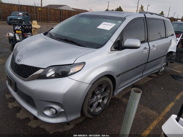 2011 Toyota Sienna Se მანქანა იყიდება აუქციონზე, vin: 5TDXK3DC3BS105792, აუქციონის ნომერი: 45853515