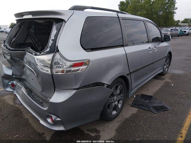 2011 Toyota Sienna Se მანქანა იყიდება აუქციონზე, vin: 5TDXK3DC3BS105792, აუქციონის ნომერი: 45853515