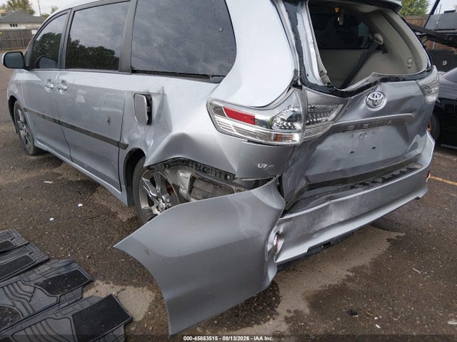 2011 Toyota Sienna Se მანქანა იყიდება აუქციონზე, vin: 5TDXK3DC3BS105792, აუქციონის ნომერი: 45853515
