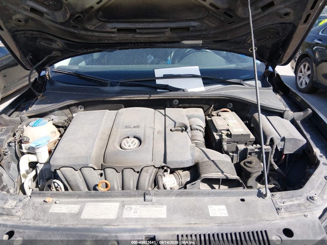 2013 Volkswagen Passat 2.5l Se მანქანა იყიდება აუქციონზე, vin: 1VWBH7A3XDC010863, აუქციონის ნომერი: 45853541