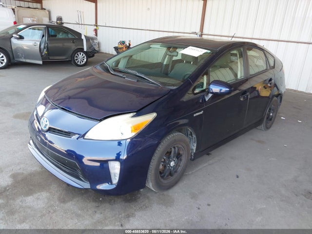 Toyota Prius Two 2014 JTDKN3DU5E1758555 Image 2