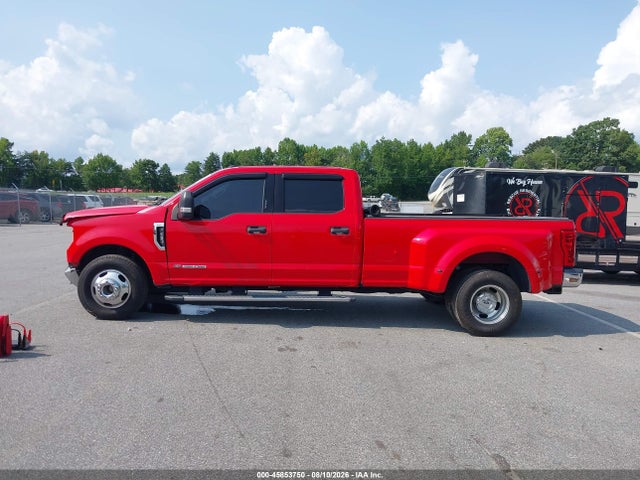 45853750 :رقم المزاد ، 1FT8W3CT2JEB61561 vin ، 2018 Ford F-350 Xlt مزاد بيع