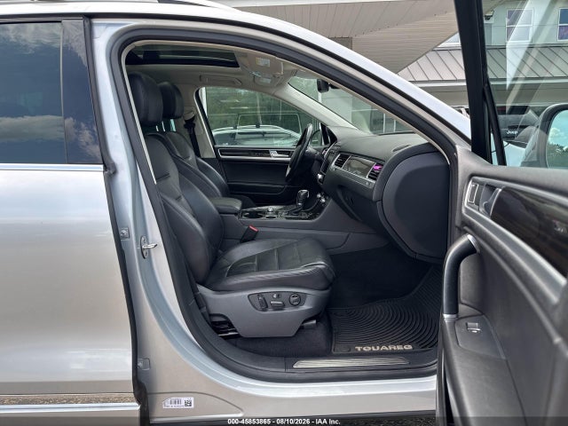 Продаж на аукціоні авто 2017 Volkswagen Touareg V6 Executive, vin: WVGGF7BP8HD001557, номер лоту: 45853865