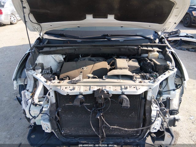 Toyota Highlander Limited 2017 5TDDZRFH9HS436296 Image 10