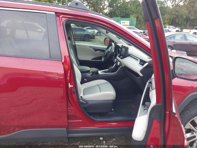 2T3C1RFVXMW173382 Toyota Rav4 Xle Premium