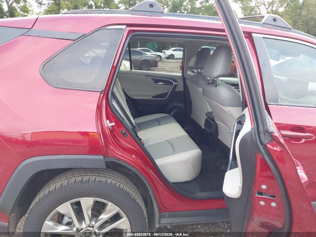 2T3C1RFVXMW173382 Toyota Rav4 Xle Premium