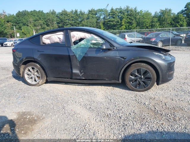 Продажа на аукционе авто 2024 Tesla Model Y Long Range Dual Motor All-wheel Drive, vin: 7SAYGDEE1RF986408, номер лота: 45854008