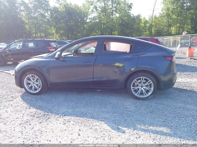 Продажа на аукционе авто 2024 Tesla Model Y Long Range Dual Motor All-wheel Drive, vin: 7SAYGDEE1RF986408, номер лота: 45854008