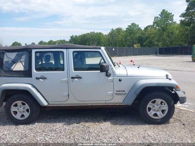 45854099 :رقم المزاد ، 1J4BB3H18AL232342 vin ، 2010 Jeep Wrangler Unlimited Sport مزاد بيع