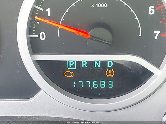 45854099 :رقم المزاد ، 1J4BB3H18AL232342 vin ، 2010 Jeep Wrangler Unlimited Sport مزاد بيع