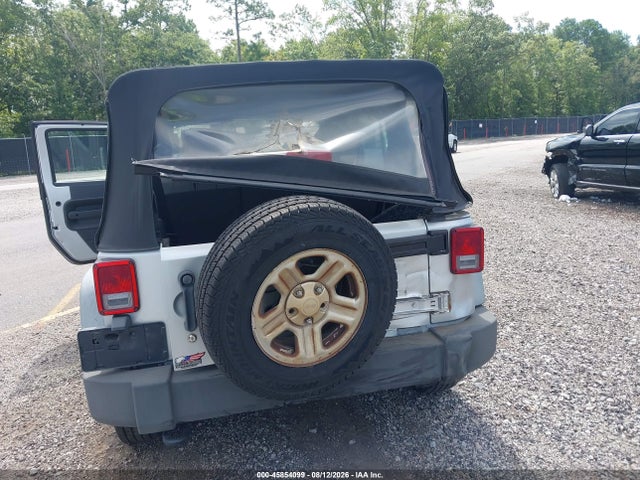 45854099 :رقم المزاد ، 1J4BB3H18AL232342 vin ، 2010 Jeep Wrangler Unlimited Sport مزاد بيع