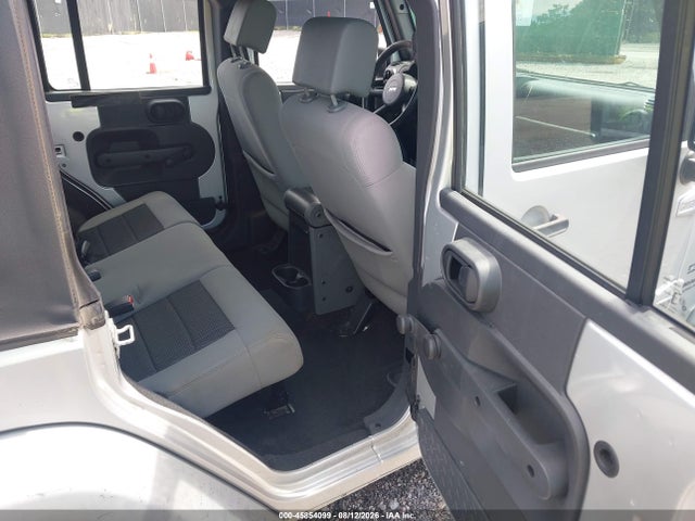 45854099 :رقم المزاد ، 1J4BB3H18AL232342 vin ، 2010 Jeep Wrangler Unlimited Sport مزاد بيع