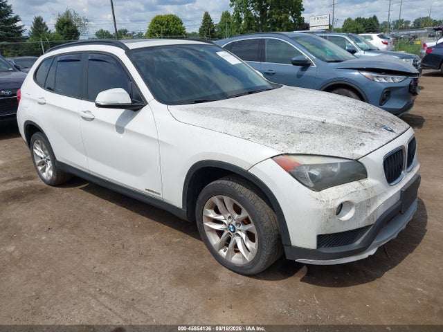 2015 Bmw X1 Xdrive28i მანქანა იყიდება აუქციონზე, vin: WBAVL1C50FVY26933, აუქციონის ნომერი: 45854136